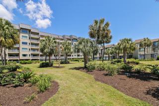 Shorewood Villas Unit 210 - 9