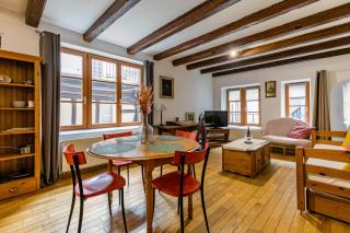 Charmant et typique 2 pièces Place de la Cathédrale - 2