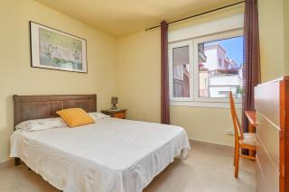 Excellent views, Beach and mountain - 7