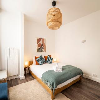 Kensington & Chelsea Oasis with Patio - 4