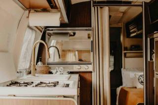 Urban Airstream Retreat - 6