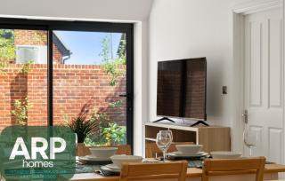 3bd Stylish Modern l FREE Parking - 8