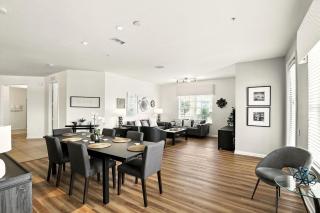 Huge Stunning Corner Home 304 - 0