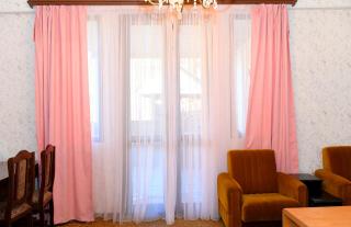 Vardanyan Family Guest House - 9