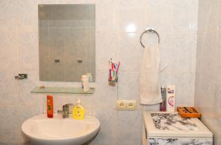 Vardanyan Family Guest House - 8