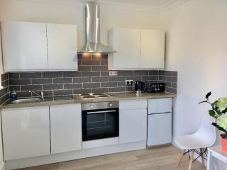 AwayOnBusiness Large Bright Apt Balcony Terrace - 5