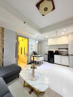 Ysabellas Inn Suntrust Adriatio Gardens 1BR Condo Malate - 2