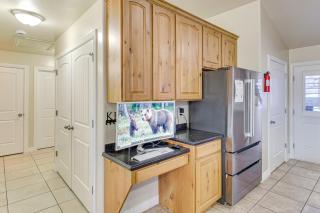 Hike, Golf and Ski Family Home in South Jordan - 3