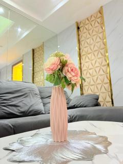 Ysabellas Inn Suntrust Adriatio Gardens 1BR Condo Malate - 4