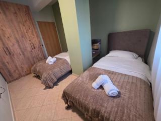 Cityscape Tirana 2BR Kavaja St, 11 FL, Dajti View - 8