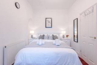 Stylish 5BR House, Chester Centre - Sleeps 12 - 8