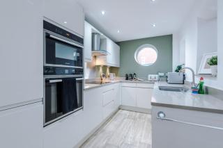 Stylish 5BR House, Chester Centre - Sleeps 12 - 7
