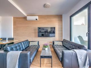 House with rooftop terrace, views and pool, Nerja - 1