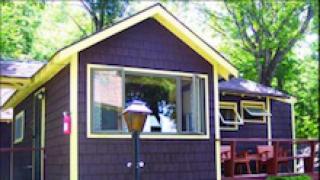 Journeys End Lodging Cabins - 8