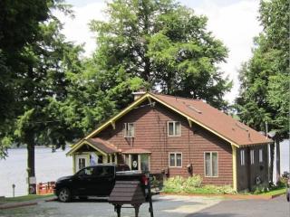 Journeys End Lodging Cabins - 4