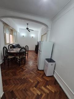 Departamento 2 ambientes con amplia sala en el centro - 2