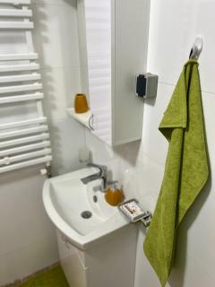 Urban Taft Stay Skopje-Vodno View Suite with Underground Parking - 4