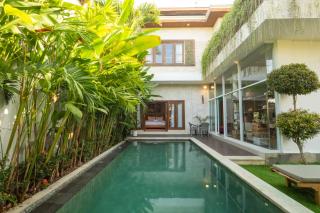 Modern 2-Bedroom Villa with Private Pool, 7m from Beach - 2