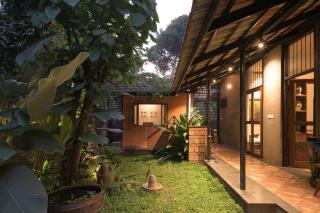 House Of Collectibles - 9