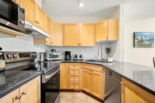 Sleeps 8 Loft with Pool Hot Tub Near Banff - 2