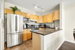 Sleeps 8 Loft with Pool Hot Tub Near Banff - 9