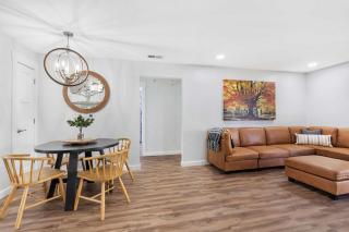 Vineyards Stonewall Escape - Sleek Modern Retreat - 5