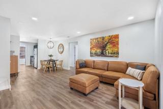 Vineyards Stonewall Escape - Sleek Modern Retreat - 1