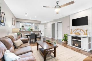 Lakeside Bliss Retreat - 2 BDR - 0