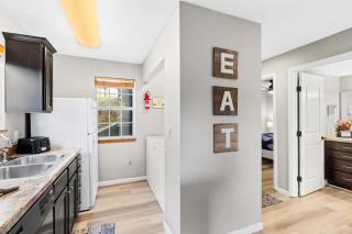 Silver Lake Hideaway - Chic 2 BDR Dog Friendly - 2