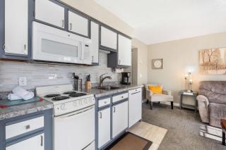 Windsor Cottage - Fall Creek Beauty by Table Rock - 7