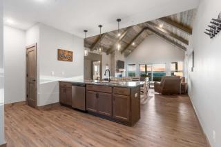 Two Pines - Endless Views and Attractions - 3