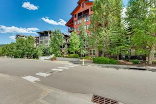 Ski-InandSki-Out Winter Park Condo with Hot Tub Access - 1