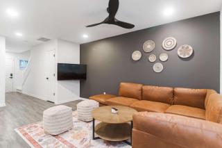 Boho Ferry- Mins from Credit One- Pet Friendly - 0