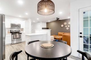 Boho Ferry- Mins from Credit One- Pet Friendly - 1