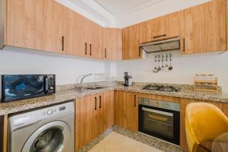 Bright Apartment with 2 Pools and Secure Parking - 6