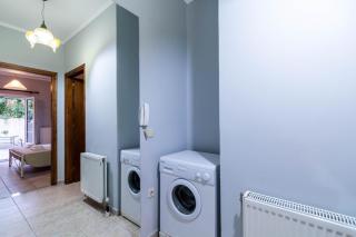 Adamantia Viros Suite - 8