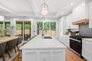 New Modern Luxurious Woodland Retreat home - 4