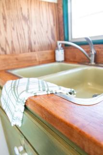 SS Mindy - A Unique Tombstone Stay - 7