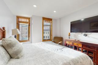 Main Street Station #2302 - 6