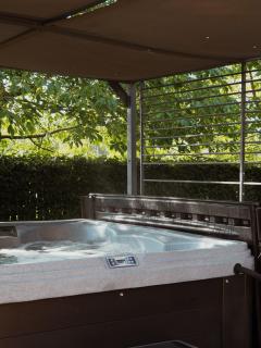 Avenue Cottage with Hot Tub - 7