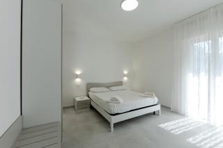 CLOSea House renovated with quality materials - 4