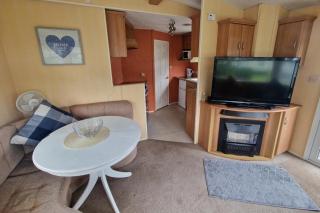 2 Bed Lodge - Parking Garden Site Facilities - 4