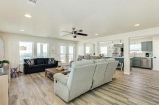 Blue Waves Beachside Calm Gulf Views for Miles - 3