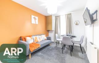 Gated Parking l Central 2bd flat - 0