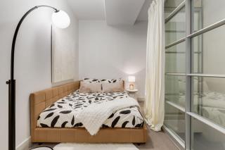 2 Storey Penthouse Panoramic Views Parking Stampede - 3