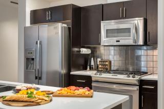 2 Storey Penthouse Panoramic Views Parking Stampede - 5