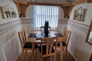 3 Bed Chalet Sleeps 6 - Parking Site Facilities - 8