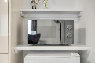 Bright 1-Bed Flat, Near Station, Fast Wi-Fi - 2