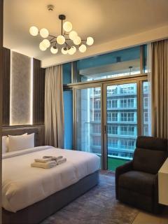 Vibrant Park View Apt with Pool, Gym, Saadiyat Island - 0