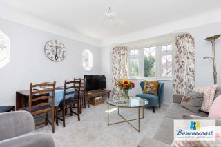 BOURNECOAST: FIRST FLOOR FLAT WITH GARDEN - FM8369 - 8